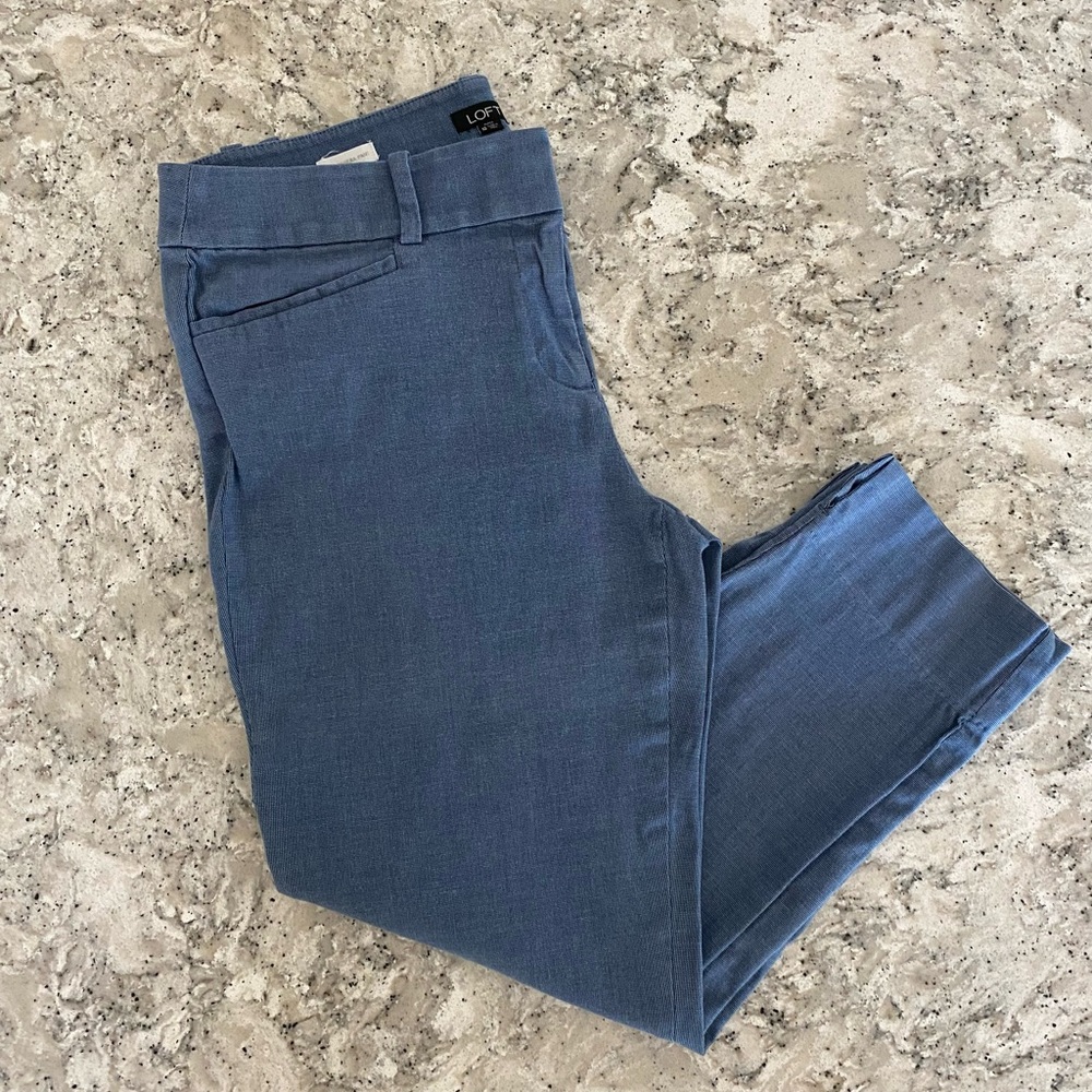 EUC Loft “Marisa - The Riviera Pant” in blue/white weave, size 10